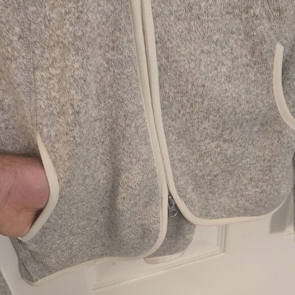 The North Face Women's Light Gray Fleece Jacket - Picture 8 of 13